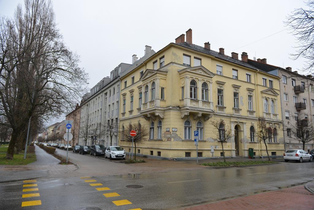 Goger Apartman Sopron Exterior photo